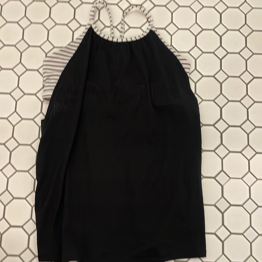 Ivivva black and white tank